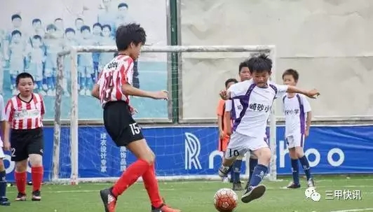 甲子八小足球队代表陆丰对战香港队